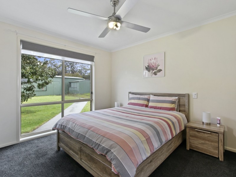 37 Lake Shore Drive, Newlands Arm VIC 3875
