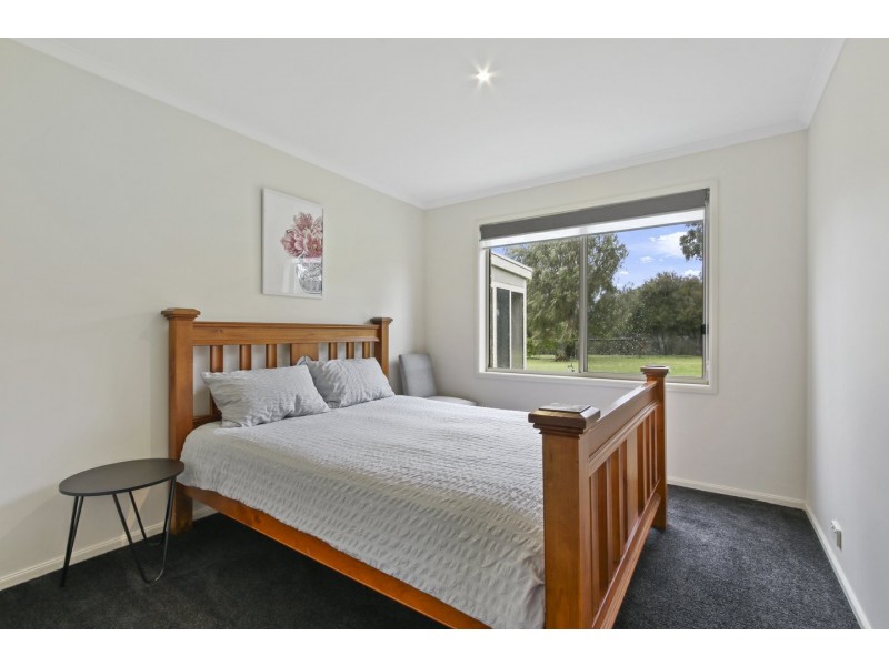 37 Lake Shore Drive, Newlands Arm VIC 3875