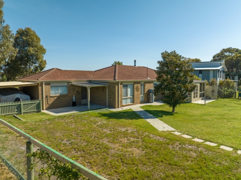 37 Lake Shore Drive, Newlands Arm VIC 3875