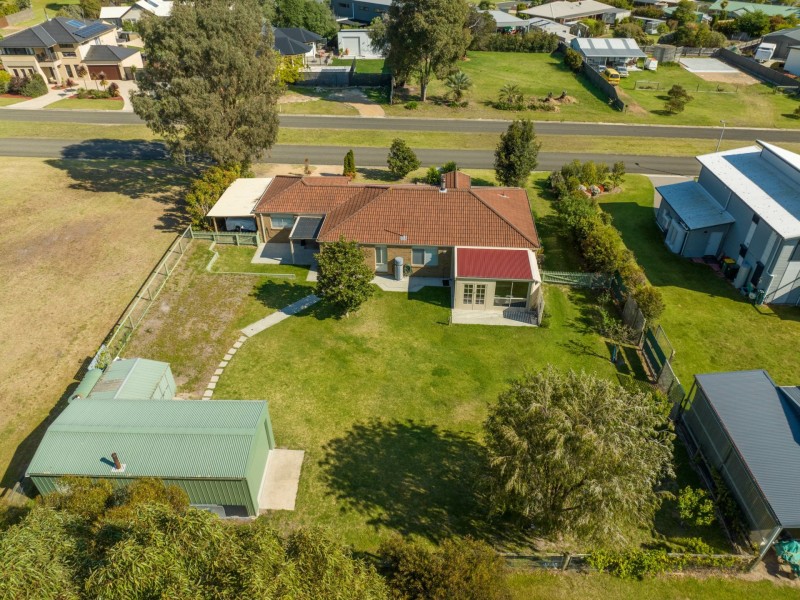 37 Lake Shore Drive, Newlands Arm VIC 3875