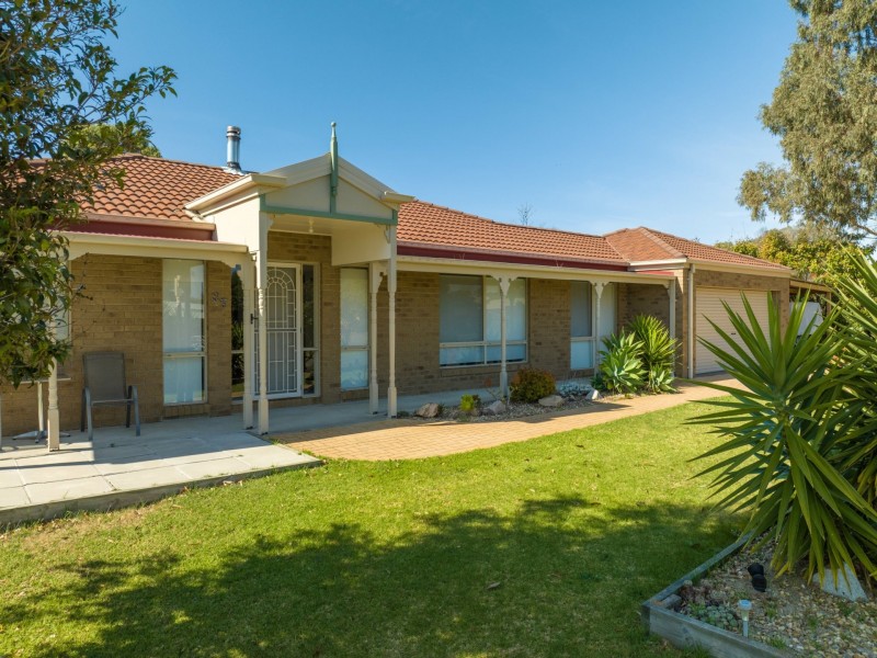 37 Lake Shore Drive, Newlands Arm VIC 3875