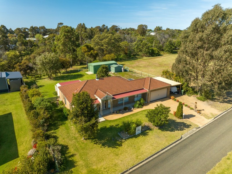 37 Lake Shore Drive, Newlands Arm VIC 3875