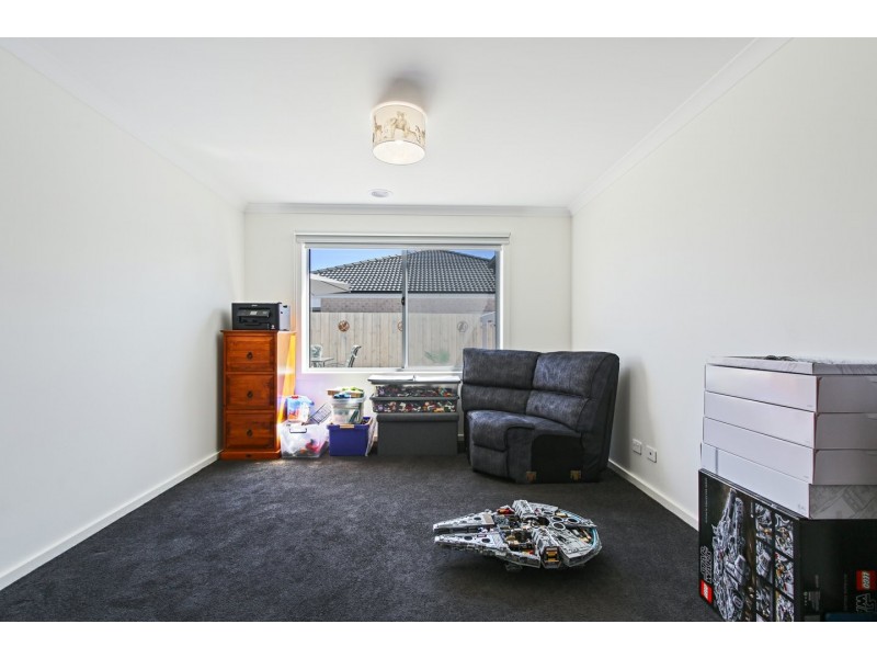 37 Bedggood Grove, Paynesville VIC 3880