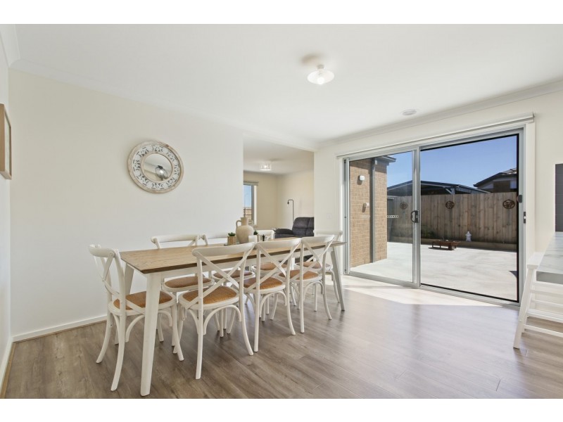 37 Bedggood Grove, Paynesville VIC 3880