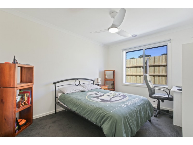 37 Bedggood Grove, Paynesville VIC 3880