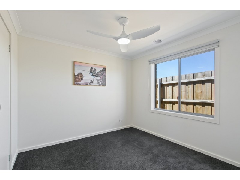 37 Bedggood Grove, Paynesville VIC 3880