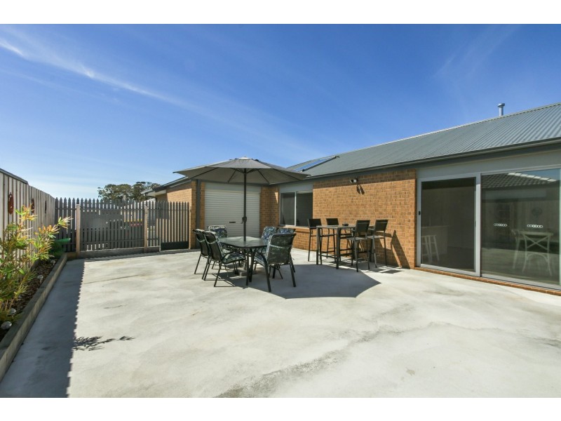 37 Bedggood Grove, Paynesville VIC 3880