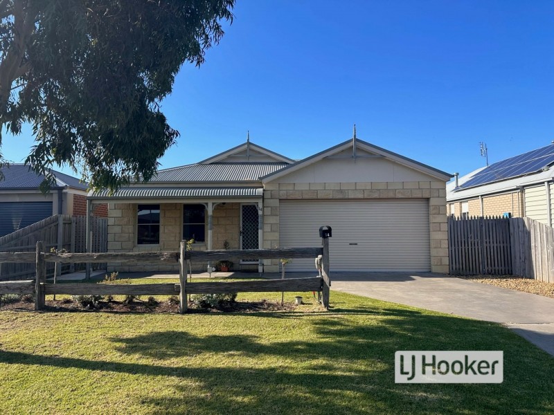 14 Smallman Court, Paynesville VIC 3880