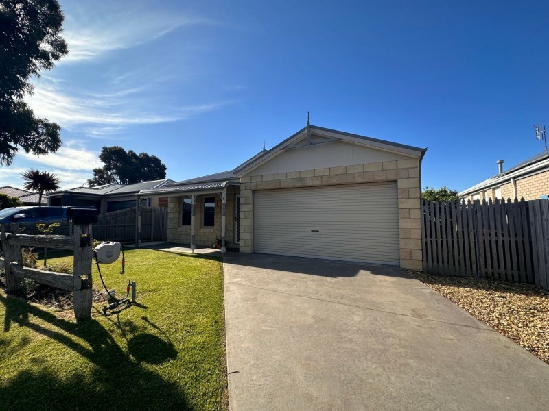 14 Smallman Court, Paynesville VIC 3880