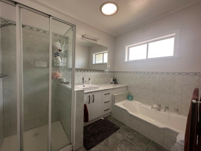35 School Road, Eagle Point VIC 3878