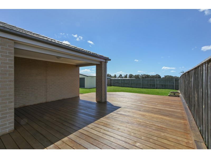 13 Coast Avenue, Paynesville VIC 3880