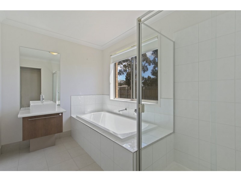 13 Coast Avenue, Paynesville VIC 3880