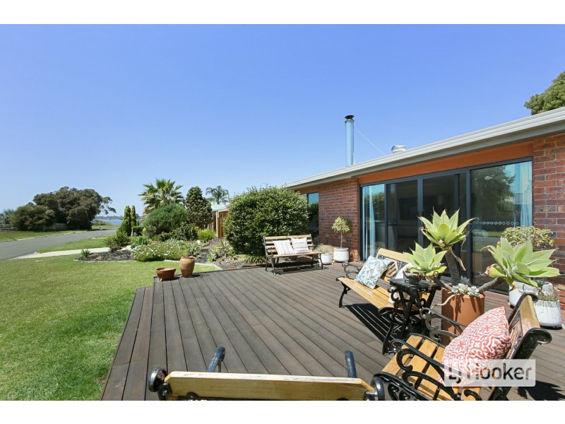 10 Lake Valley Way, Newlands Arm VIC 3875