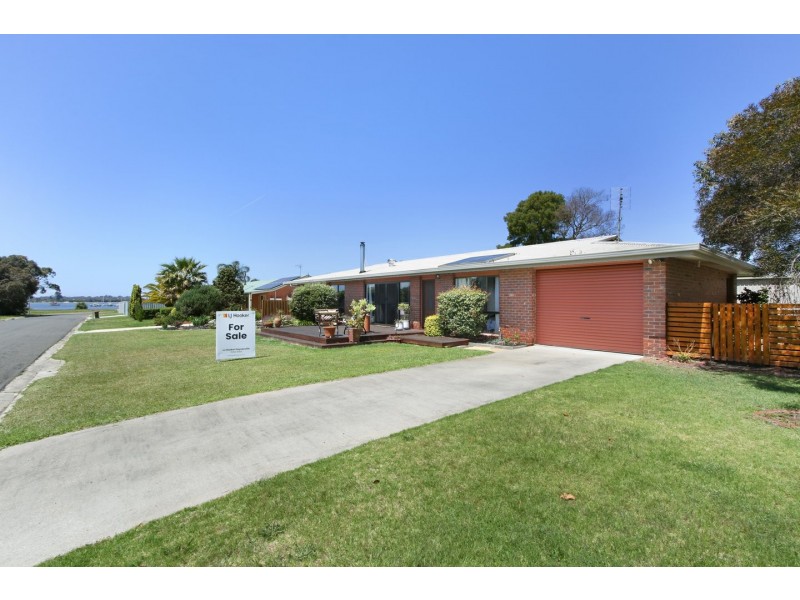 10 Lake Valley Way, Newlands Arm VIC 3875