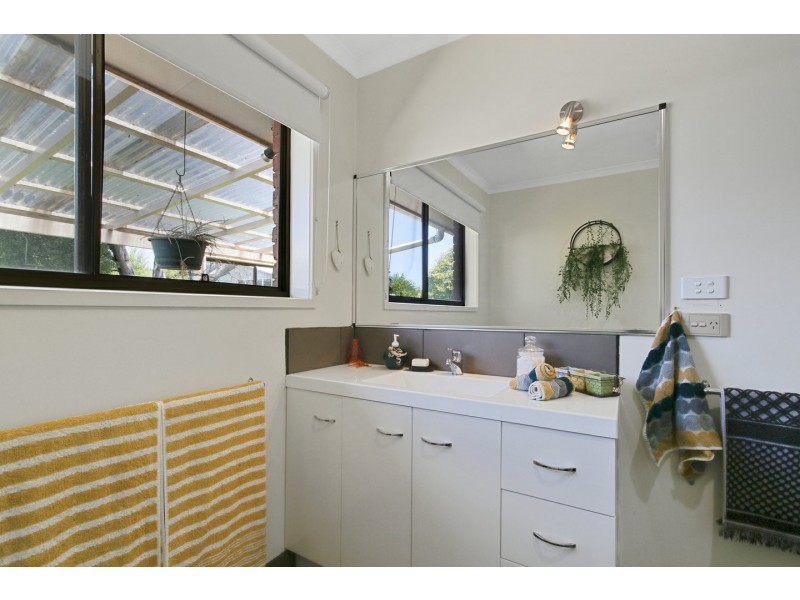 10 Lake Valley Way, Newlands Arm VIC 3875