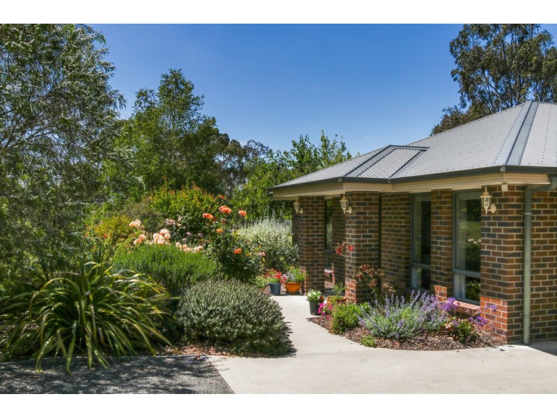 86 Mathiesons Road, Eagle Point VIC 3878