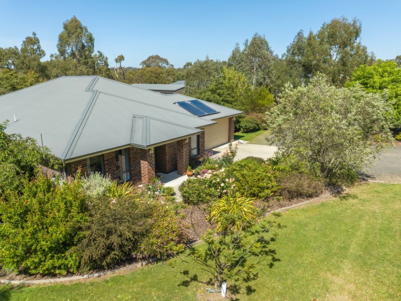 86 Mathiesons Road, Eagle Point VIC 3878