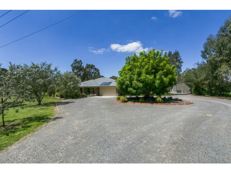 86 Mathiesons Road, Eagle Point VIC 3878