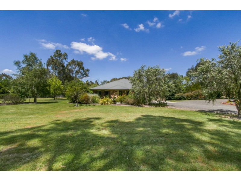 86 Mathiesons Road, Eagle Point VIC 3878
