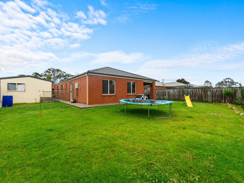 11 Jim Way, Paynesville VIC 3880