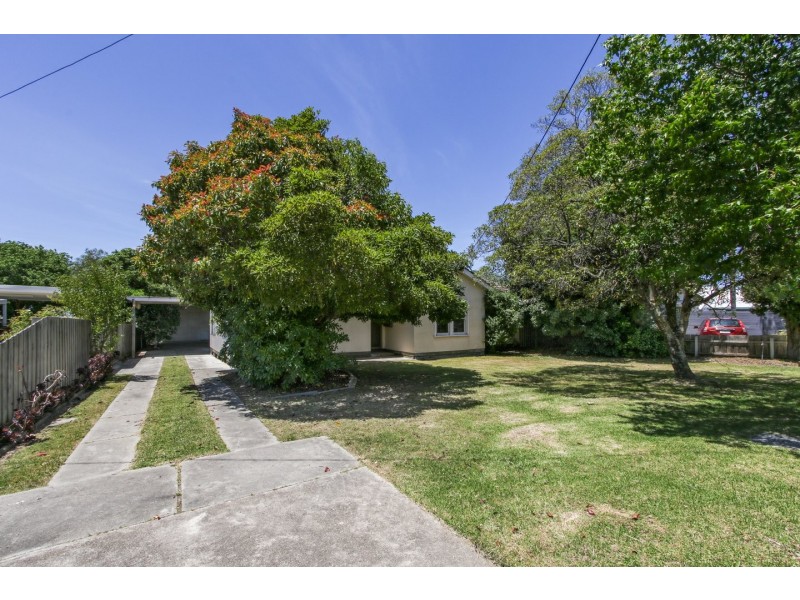74 Main Road, Paynesville VIC 3880