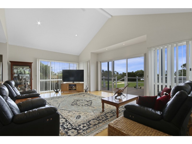 183 Western Boulevard, Raymond Island VIC 3880