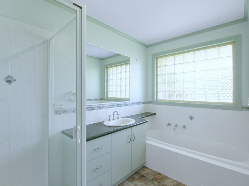 2 Hakea Court, Paynesville VIC 3880