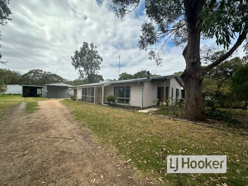 49-51 Eighth Avenue, Raymond Island VIC 3880