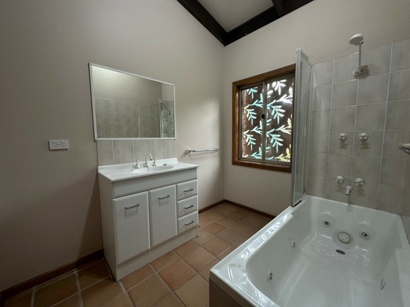 49-51 Eighth Avenue, Raymond Island VIC 3880