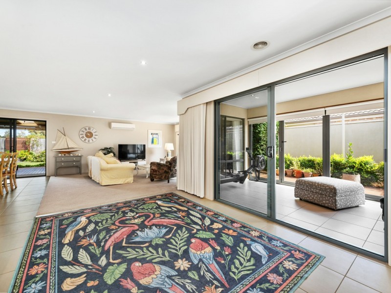 18 The Grange, Paynesville VIC 3880