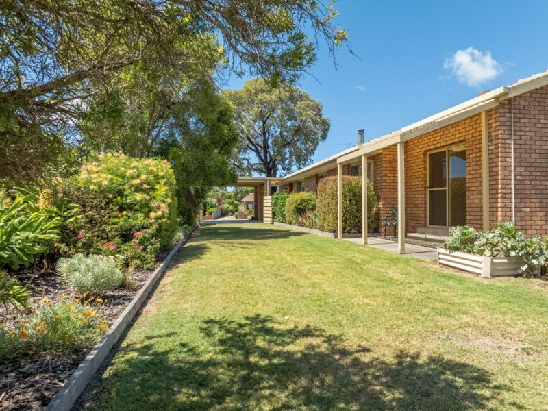 27 Queen Street, Paynesville VIC 3880