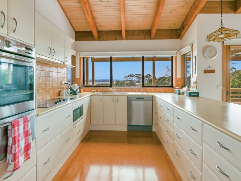 6 Fullarton Drive, Paynesville VIC 3880