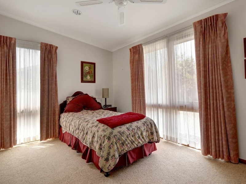 6 Fullarton Drive, Paynesville VIC 3880