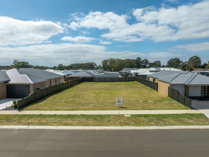 8 Ilfracombe Way, Paynesville VIC 3880