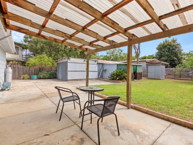 24 Third Parade, Raymond Island VIC 3880