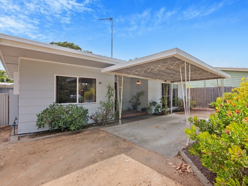 24 Third Parade, Raymond Island VIC 3880
