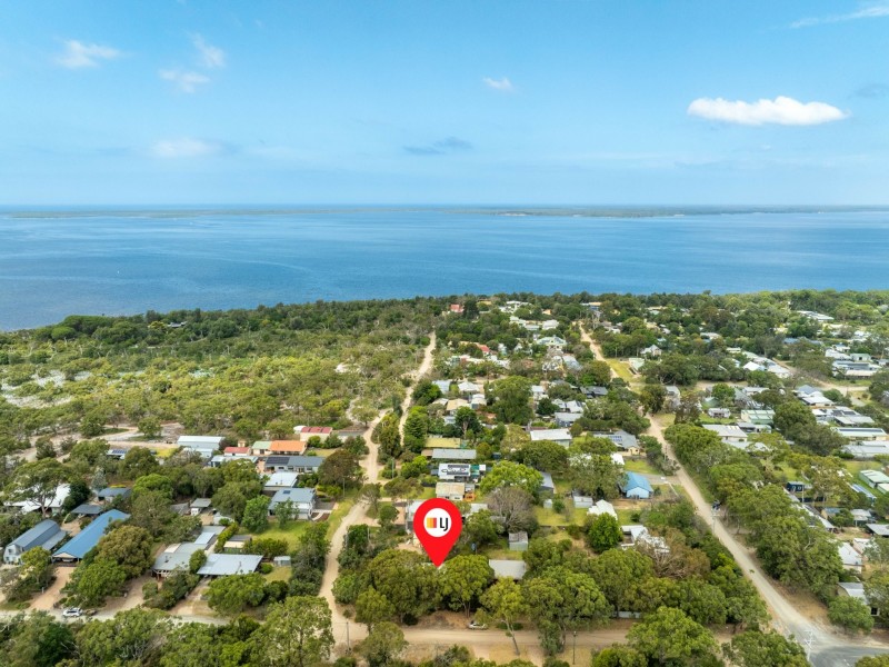 21 Fifth Parade, Raymond Island VIC 3880