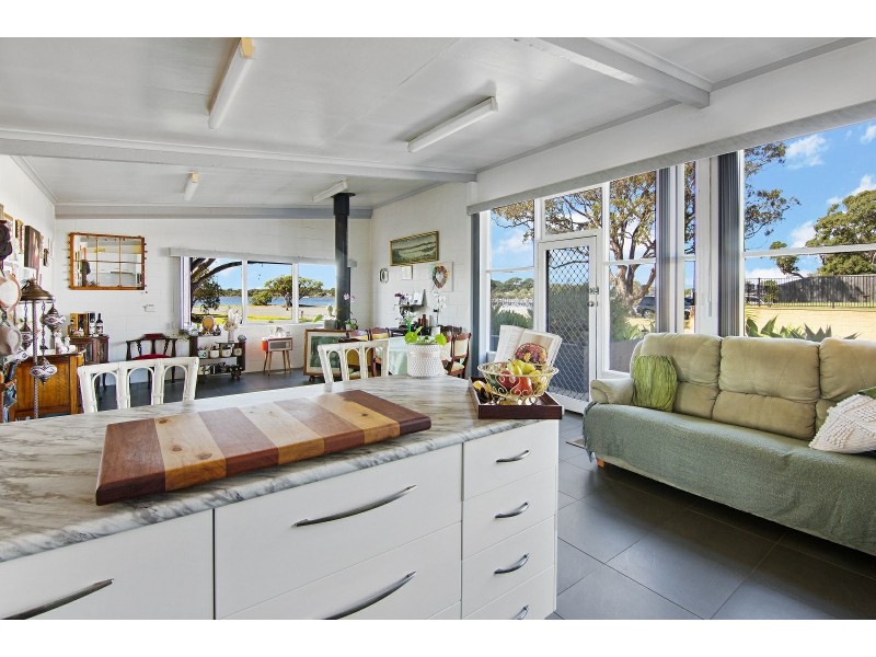 2 Marina Drive, Paynesville VIC 3880