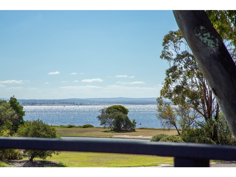 2 Marina Drive, Paynesville VIC 3880