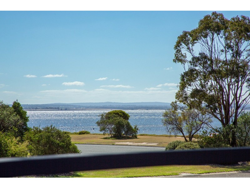 2 Marina Drive, Paynesville VIC 3880