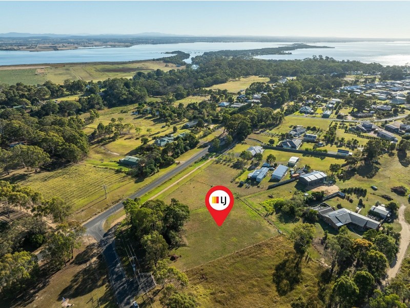 1 Lake Victoria Road, Eagle Point VIC 3878