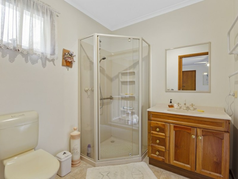 17 Newton Close, Paynesville VIC 3880