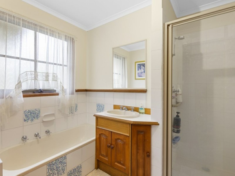 17 Newton Close, Paynesville VIC 3880