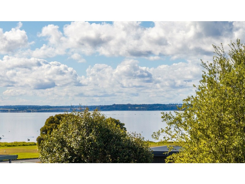 11 Marina Drive, Paynesville VIC 3880