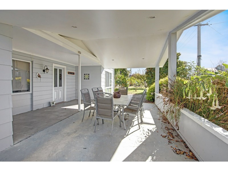 11 Marina Drive, Paynesville VIC 3880