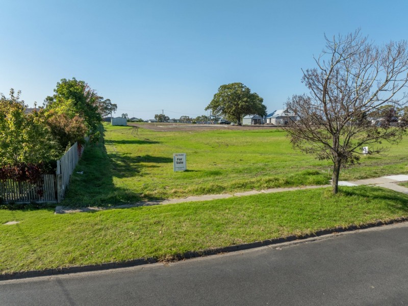 10 Reynolds Street, Paynesville VIC 3880