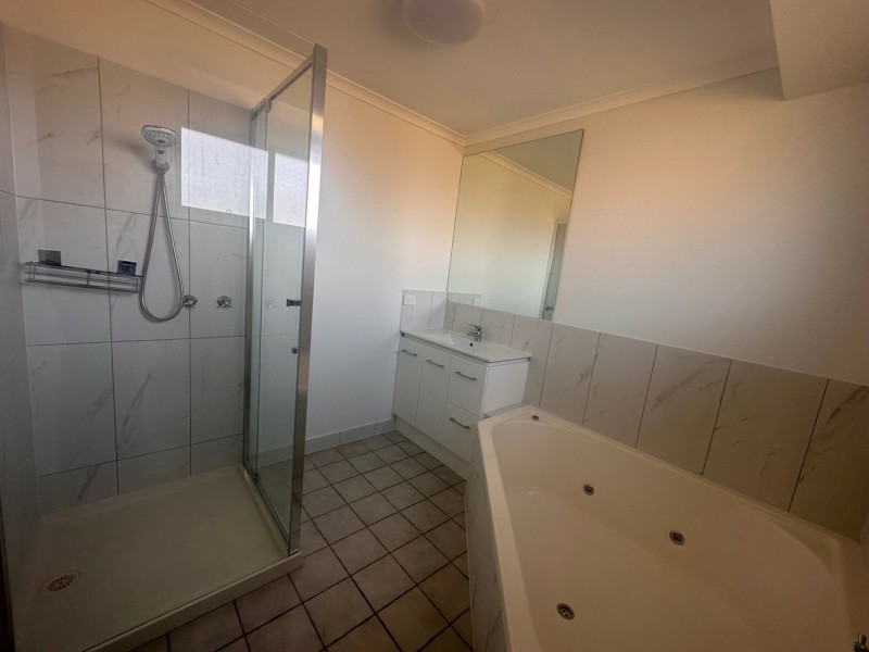 4 Bayside Avenue, Newlands Arm VIC 3875