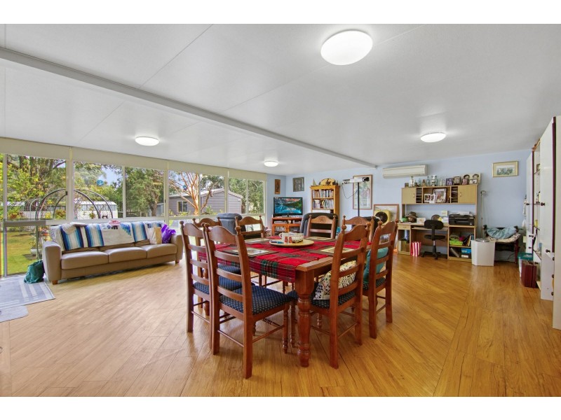 30 Eighth Avenue, Raymond Island VIC 3880