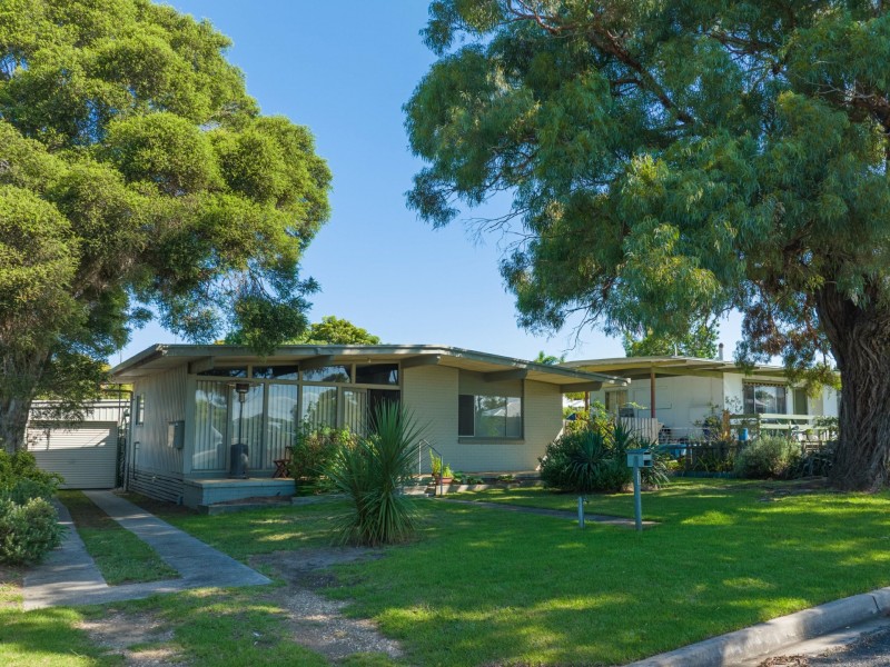 28 Canal Road, Paynesville VIC 3880