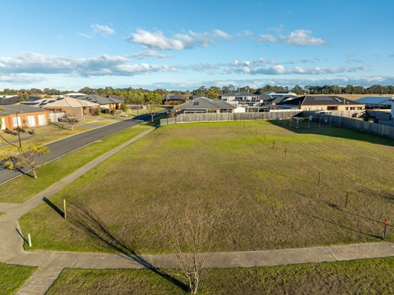 39 Eagle Bay Terrace, Paynesville VIC 3880